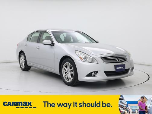 2015 INFINITI Q40