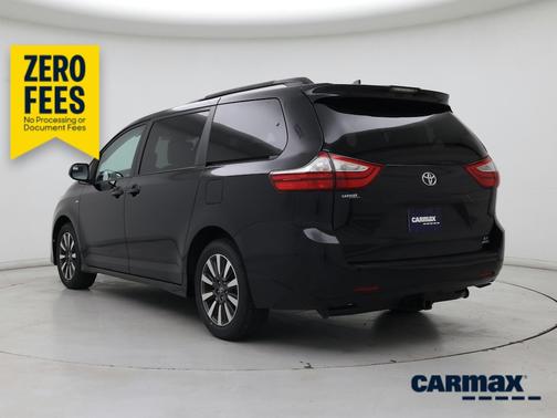 Black 2018 Toyota Sienna LE
