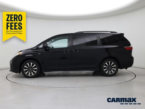 Black 2018 Toyota Sienna LE