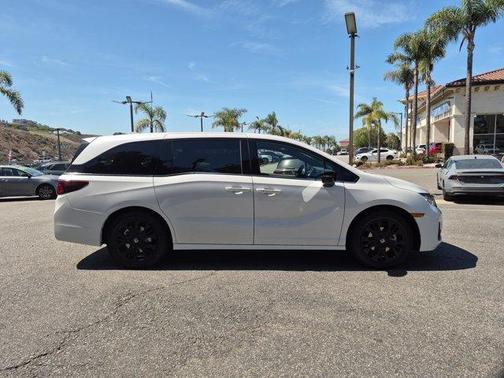Platinum White Pearl 2026 Honda Odyssey Sport-L