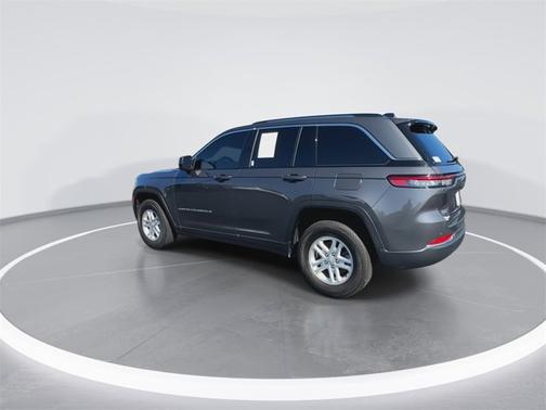 2022 Jeep Grand Cherokee Laredo