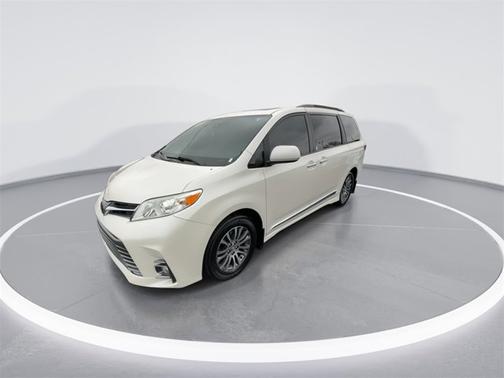 2019 Toyota Sienna L