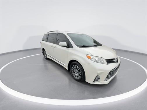 2019 Toyota Sienna L