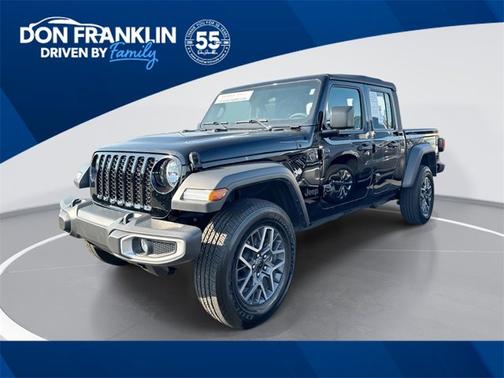 2023 Jeep Gladiator Sport