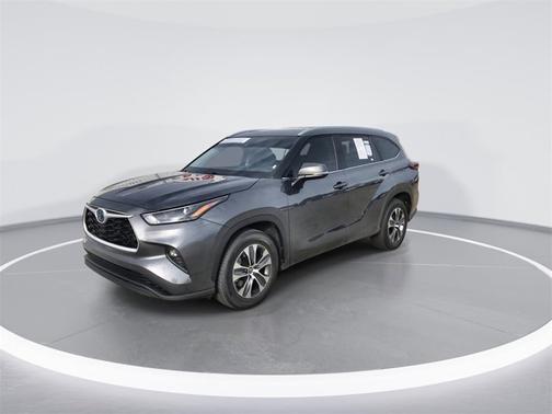 2024 Toyota Highlander Hybrid LE Nightshade