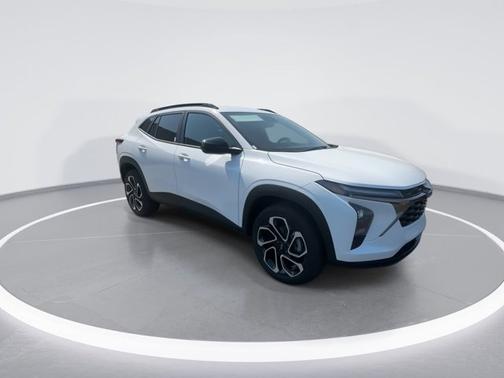 Summit White 2026 Chevrolet Trax 2RS