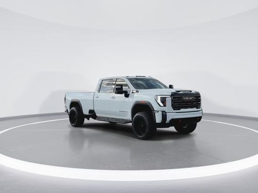 Summit White 2024 GMC Sierra 2500 AT4