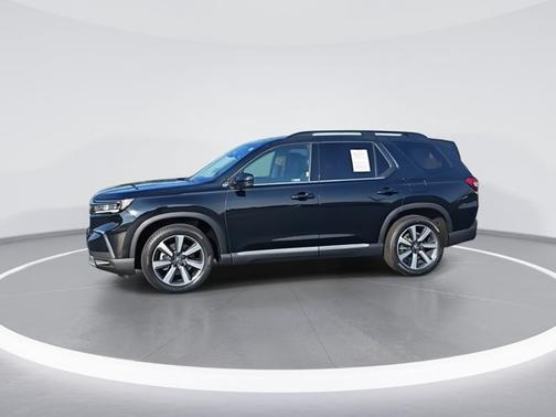 Black 2024 Honda Pilot Touring