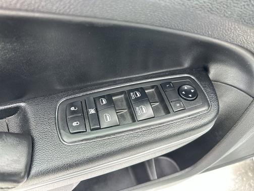 Bright White Clearcoat 2019 Chrysler 300 Touring