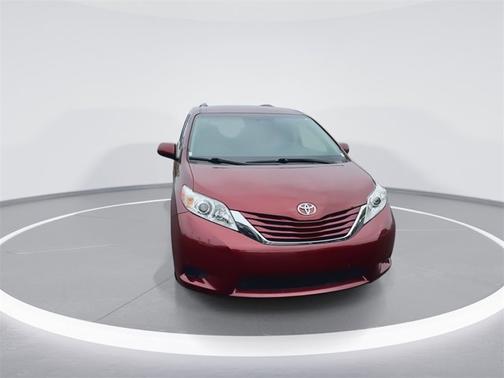 2017 Toyota Sienna LE