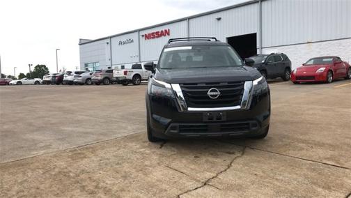 2023 Nissan Pathfinder SV