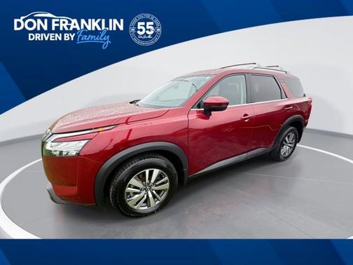 2022 Nissan Pathfinder SL
