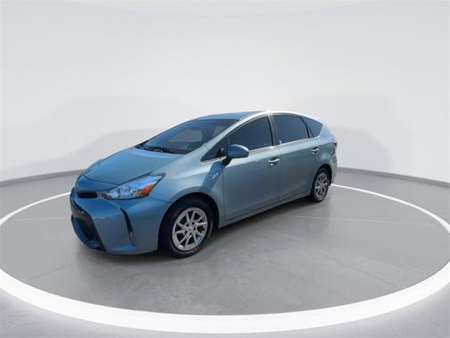2017 Toyota Prius v Five