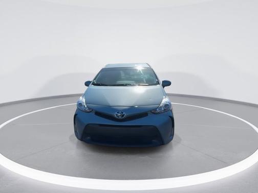 2017 Toyota Prius v Five