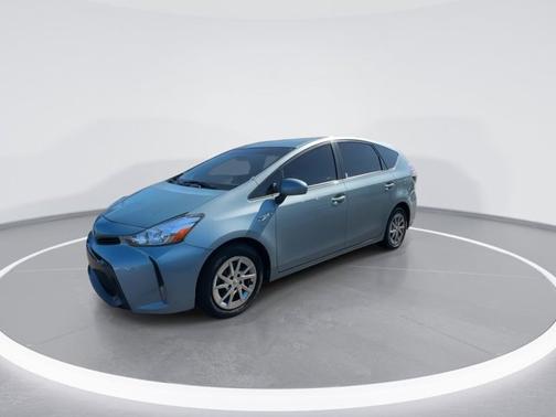 2017 Toyota Prius v Five