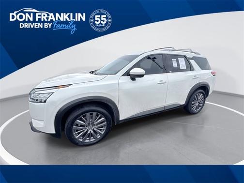 2023 Nissan Pathfinder SL