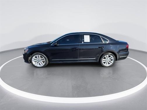 2017 Volkswagen Passat 1.8T SE w/Technology
