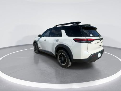 Pearl White Tricoat/Super Black 2023 Nissan Pathfinder Rock Creek
