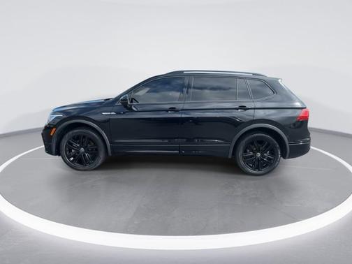 Black 2022 Volkswagen Tiguan SE R-Line Black