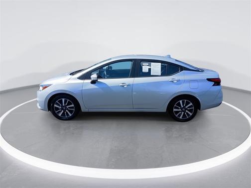 2022 Nissan Versa SV