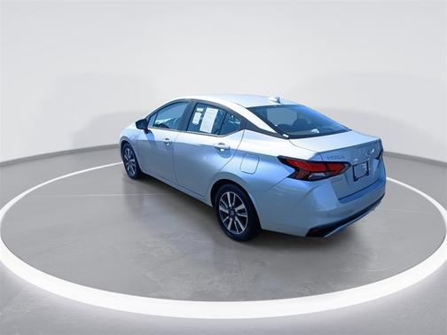 2022 Nissan Versa SV