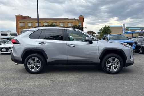 2024 Toyota RAV4 Hybrid XLE