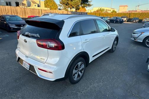 2017 Kia Niro LX