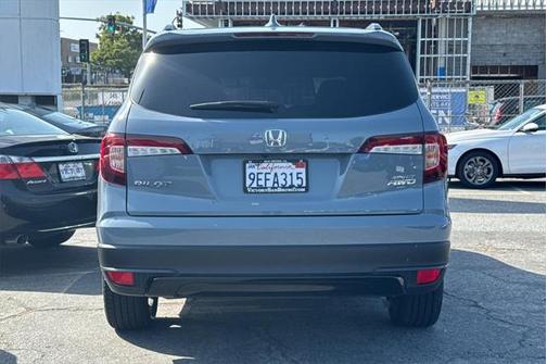 2022 Honda Pilot AWD Sport