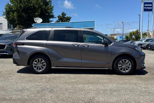 Predawn Gray Mica 2024 Toyota Sienna XLE