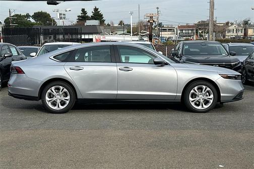 2025 Honda Accord LX 1.5T