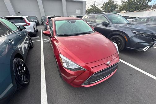 2020 Toyota Yaris Sedan LE