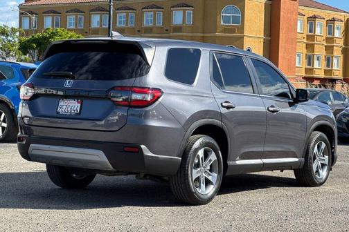 Modern Steel Metallic 2023 Honda Pilot AWD EX-L 8 Passenger
