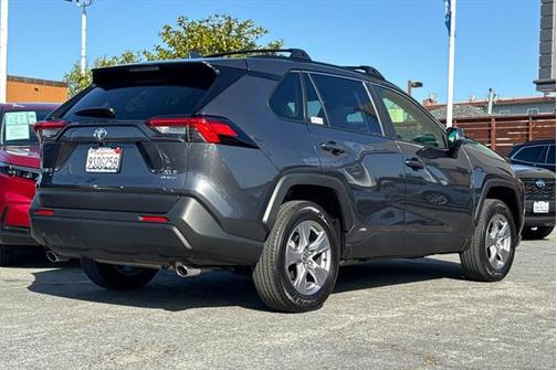 2025 Toyota RAV4 Hybrid XLE