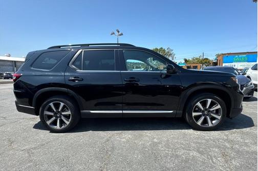 2023 Honda Pilot AWD Elite