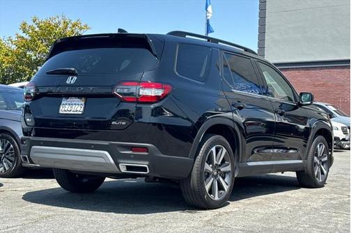 2023 Honda Pilot AWD Elite