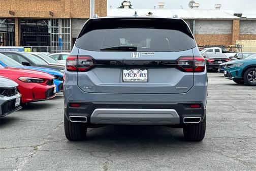 2025 Honda Pilot Touring 8-Passenger