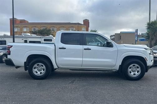 2022 Nissan Frontier S