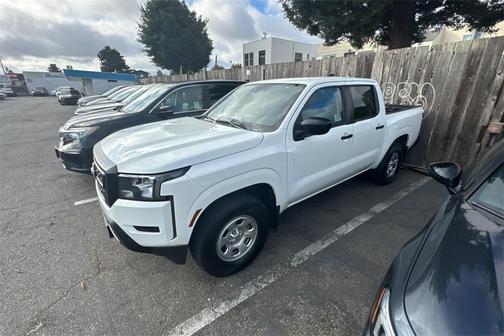 2022 Nissan Frontier S