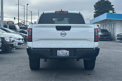 2022 Nissan Frontier S
