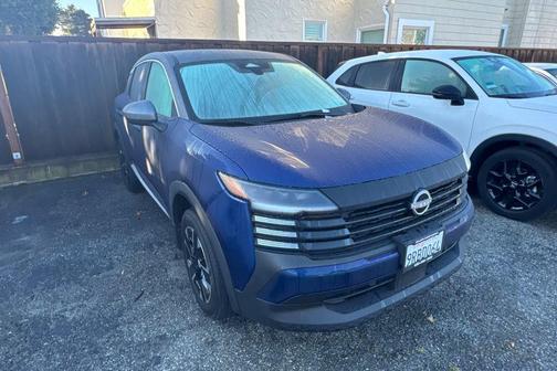 Deep Blue Pearl/Gun Metallic 2025 Nissan Kicks SV