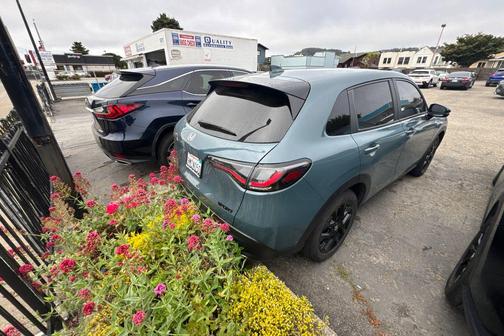 Nordic Forest Pearl 2024 Honda HR-V Sport