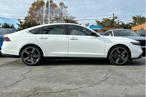 2025 Honda Accord Hybrid Base