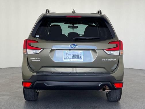 Autumn Green Metallic 2023 Subaru Forester Premium
