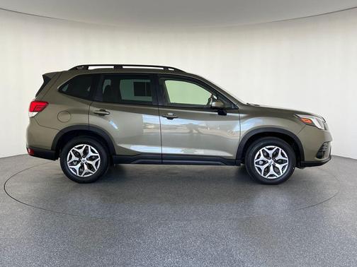 Autumn Green Metallic 2023 Subaru Forester Premium