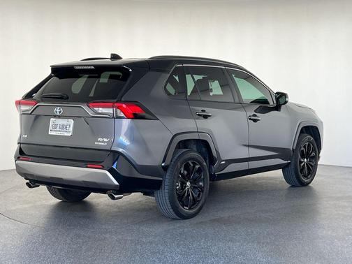 2022 Toyota RAV4 Hybrid SE