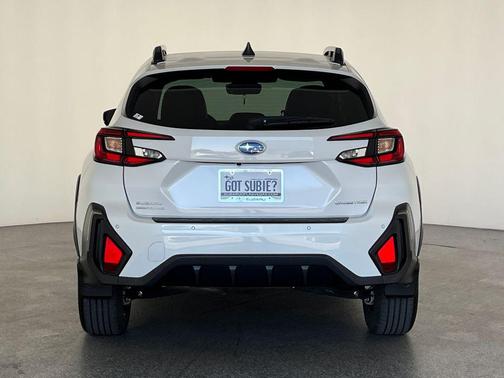 Crystal White Pearl 2025 Subaru Crosstrek Limited