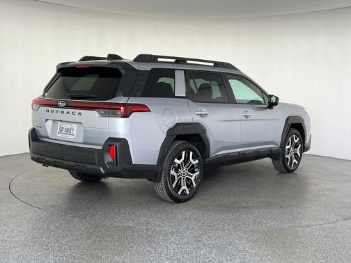 Ice Silver Metallic 2026 Subaru Outback Touring XT