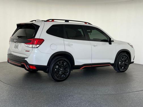 Crystal White Pearl 2022 Subaru Forester Sport