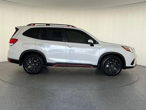 Crystal White Pearl 2022 Subaru Forester Sport