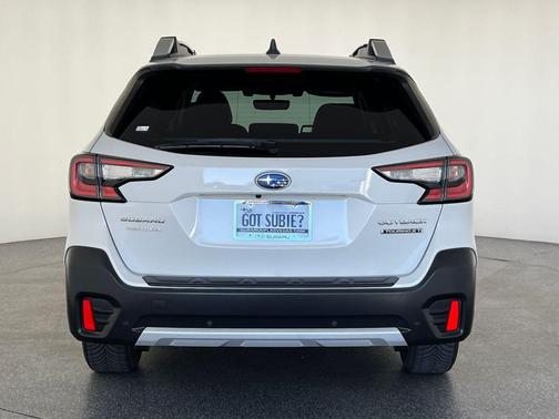Crystal White Pearl 2020 Subaru Outback Touring XT